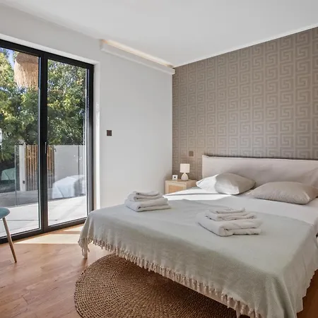 Moderne * Ла Круа-Вальме